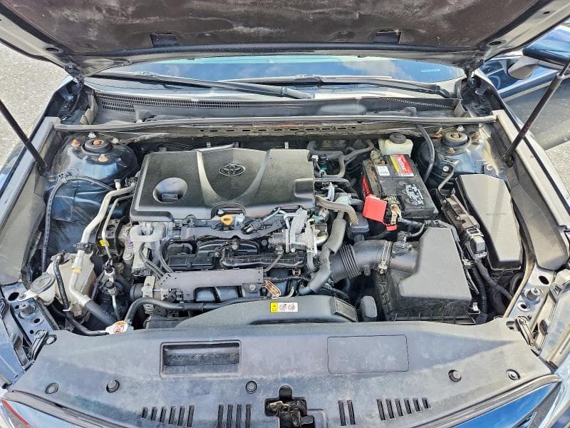 2018 TOYOTA CAMRY SE 11