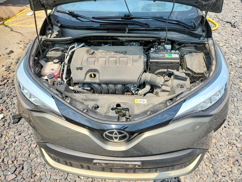 2021 TOYOTA C-HR XLE 11