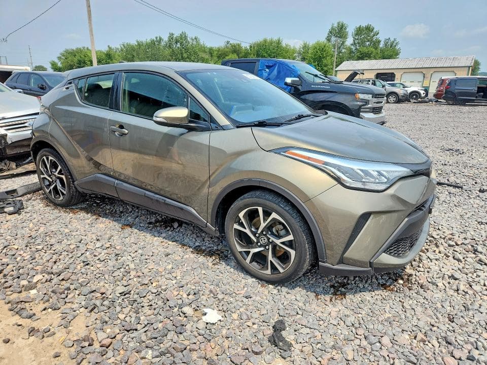 2021 TOYOTA C-HR XLE 4