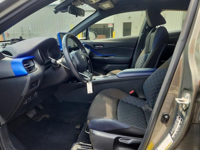 2021 TOYOTA C-HR XLE 7
