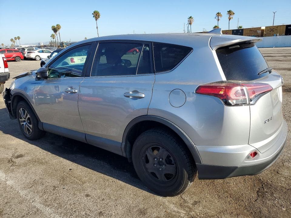 2018 TOYOTA RAV4 LE 2