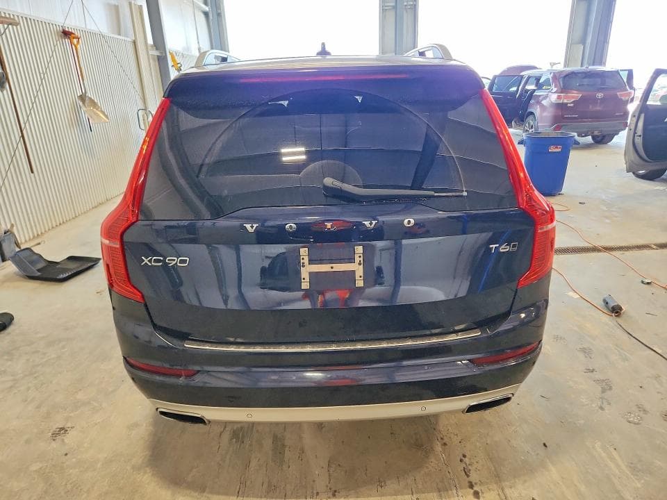 2017 VOLVO XC90 T6 6
