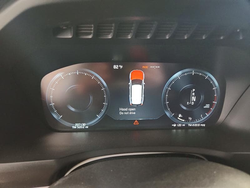 2017 VOLVO XC90 T6 9