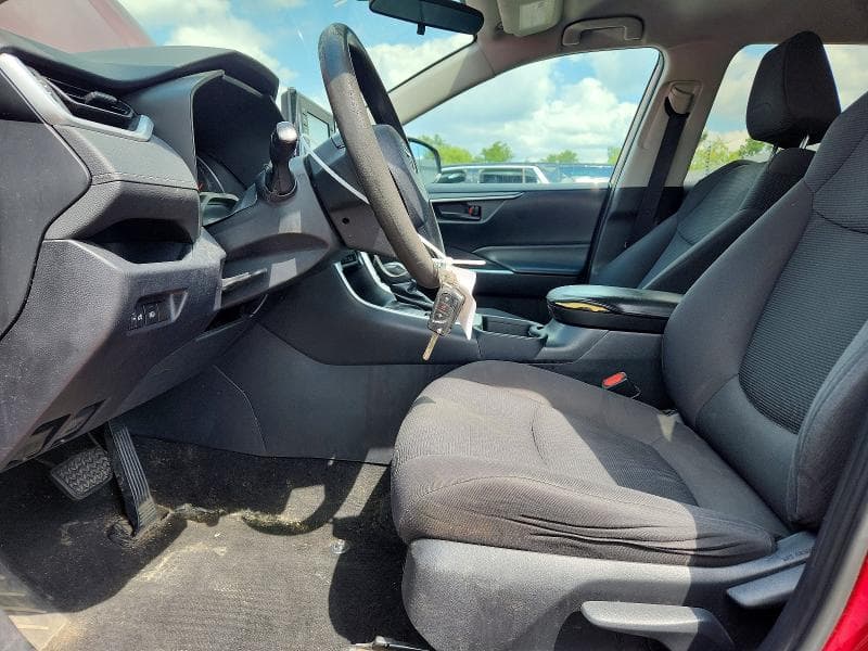 2019 TOYOTA RAV4 LE 7