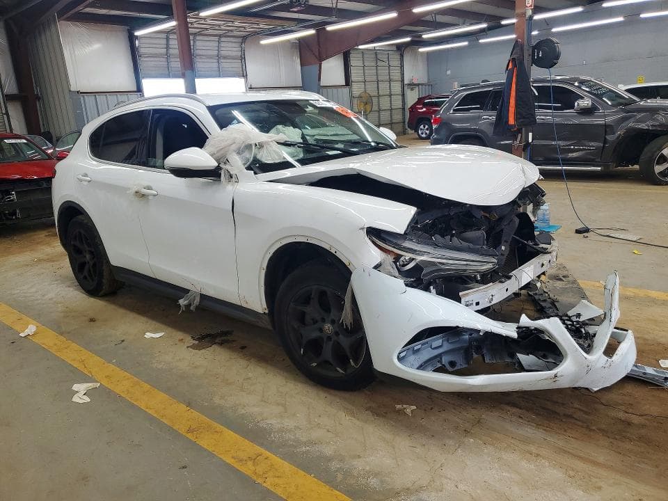 2019 ALFA ROMEO STELVIO 4
