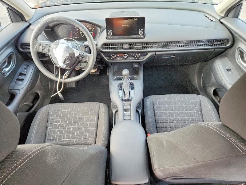 2025 HONDA HR-V LX 8