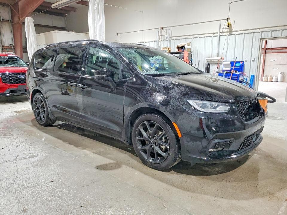 2025 CHRYSLER PACIFICA LIMITED 4