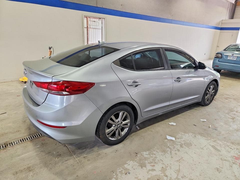 2017 HYUNDAI ELANTRA SE 3