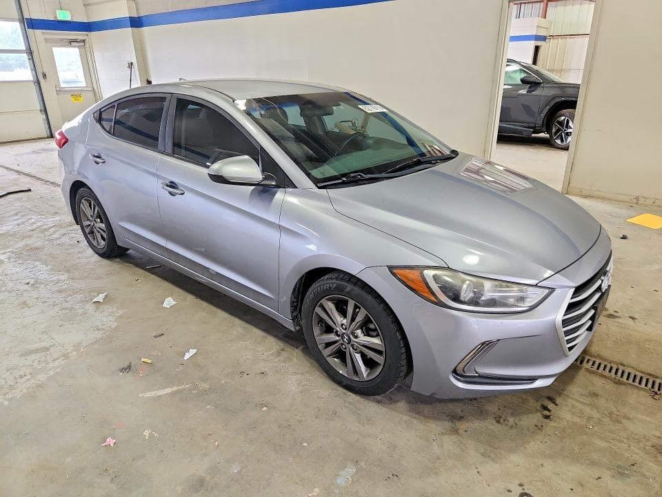 2017 HYUNDAI ELANTRA SE 4