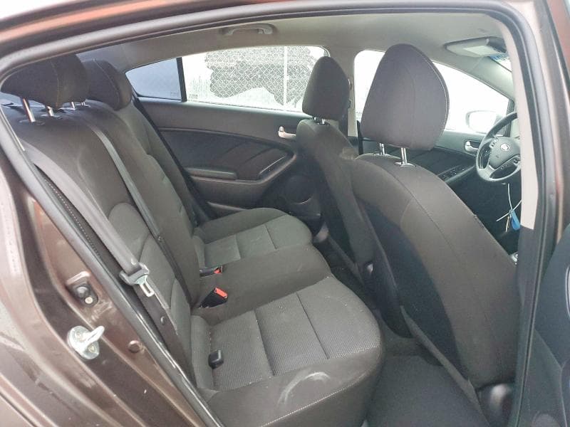 2017 KIA FORTE LX 10