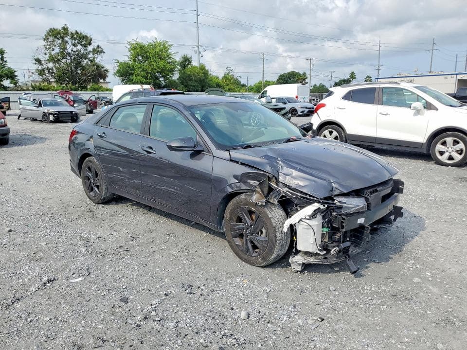 2021 HYUNDAI ELANTRA SEL 4