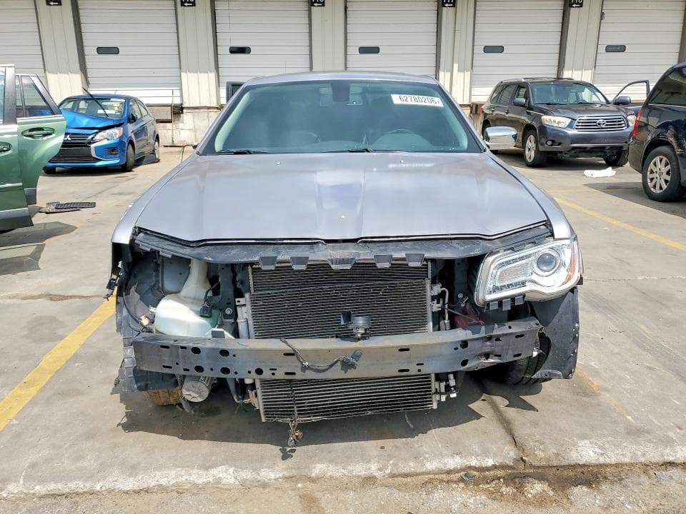 2018 CHRYSLER 300 LIMITED 5