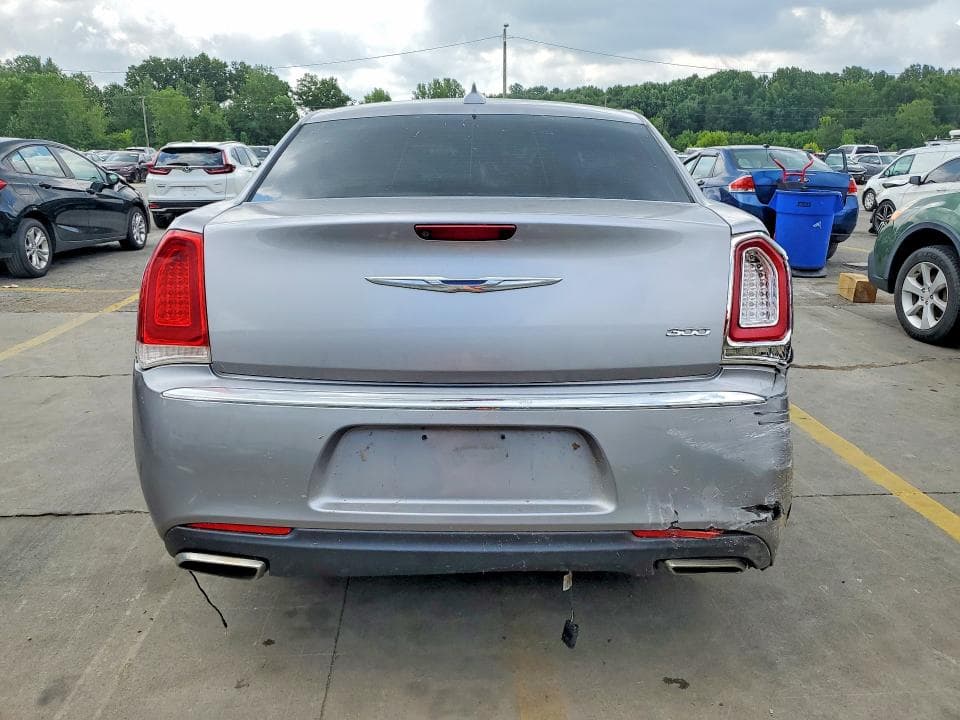 2018 CHRYSLER 300 LIMITED 6