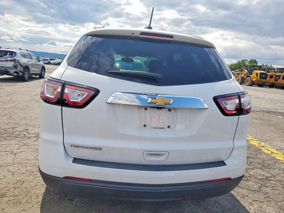 2017 CHEVROLET TRAVERSE LS 6