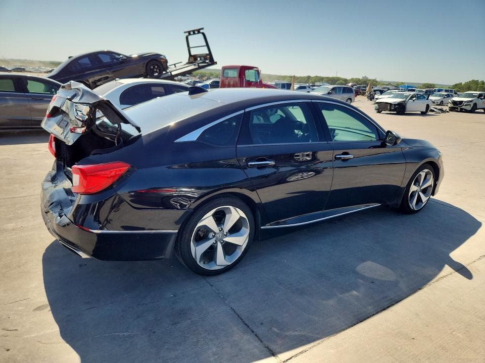2018 HONDA ACCORD TOURING 3
