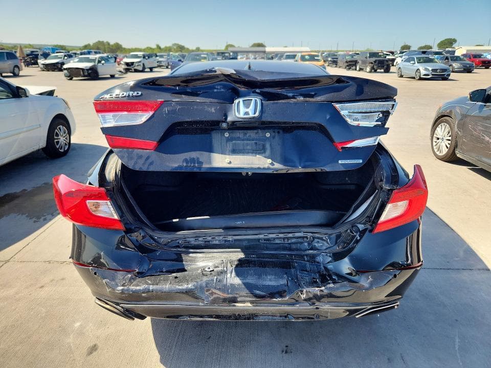 2018 HONDA ACCORD TOURING 6