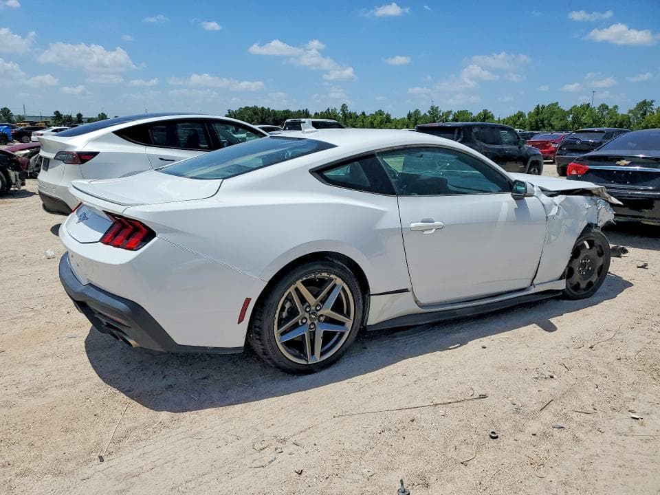 2024 FORD MUSTANG 3