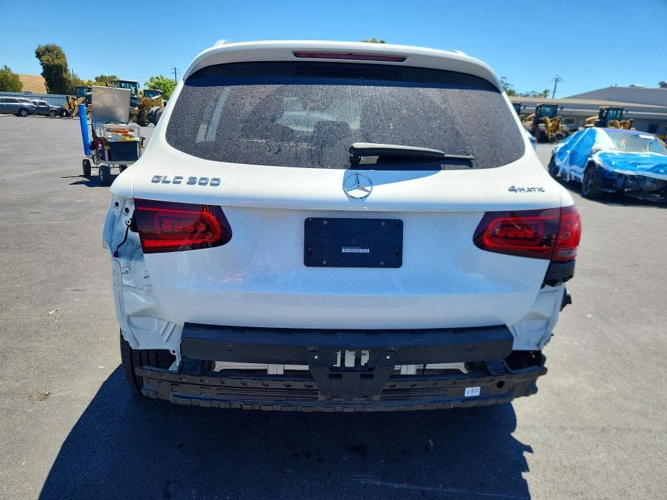2020 MERCEDES-BENZ GLC 300 4MATIC 6
