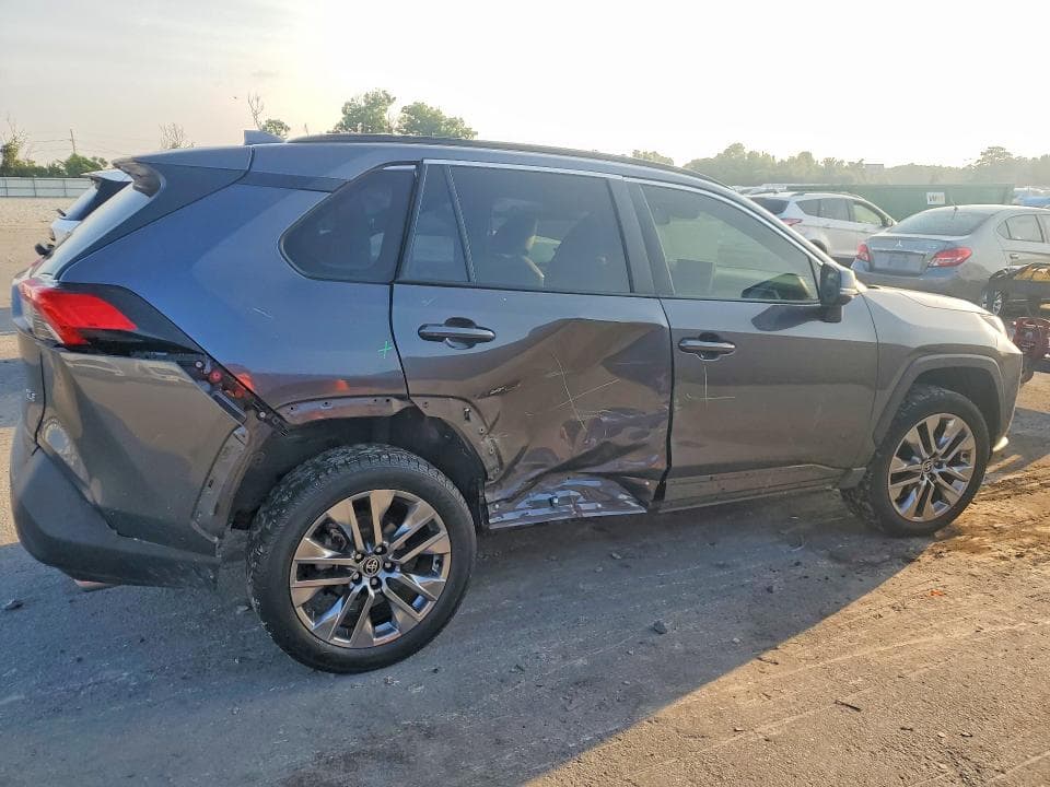 2023 TOYOTA RAV4 XLE PREMIUM 3