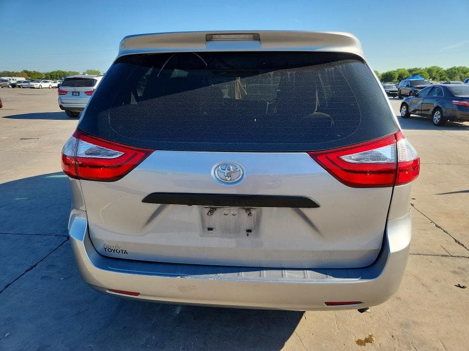 2017 TOYOTA SIENNA L 7-PASSENGER 6