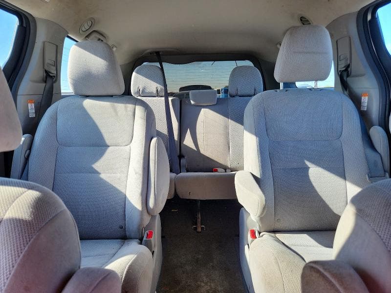2017 TOYOTA SIENNA L 7-PASSENGER 10