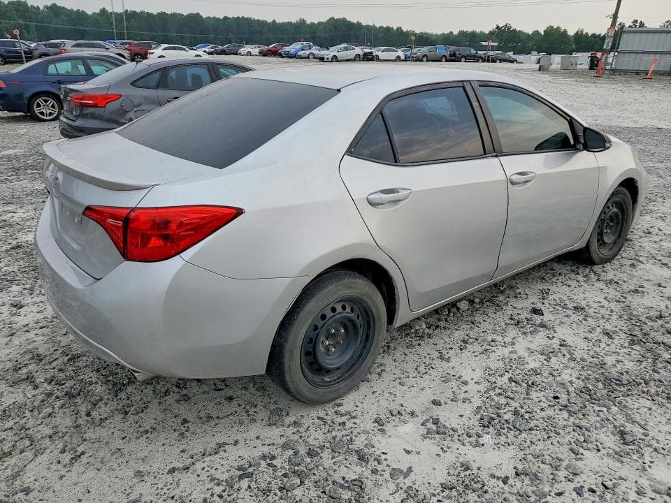 2019 TOYOTA COROLLA SE 3