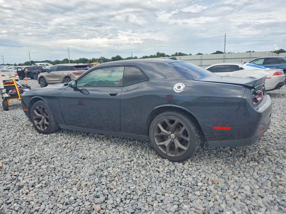 2018 DODGE CHALLENGER SXT 2
