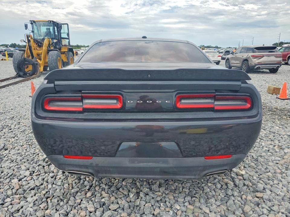 2018 DODGE CHALLENGER SXT 6