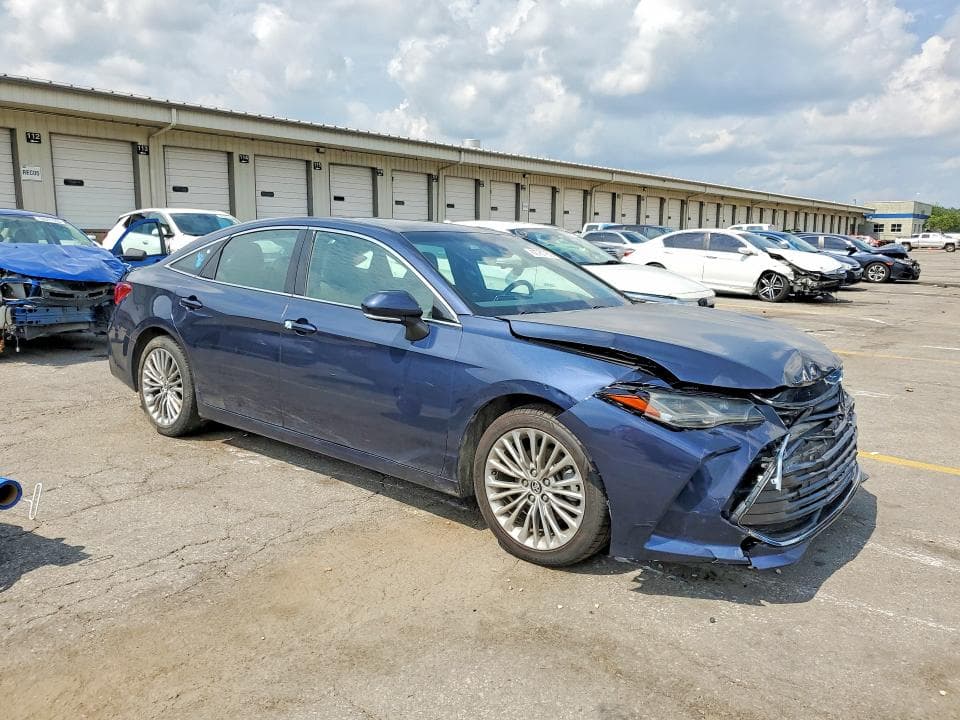 2020 TOYOTA AVALON LIMITED 4
