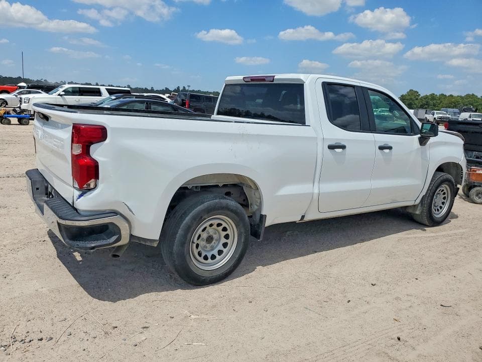 2023 CHEVROLET SILVERADO C1500 3