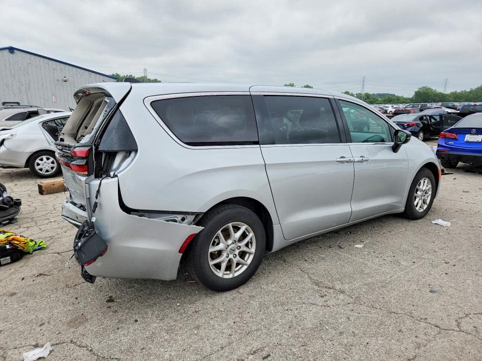 2024 CHRYSLER PACIFICA TOURING L 3