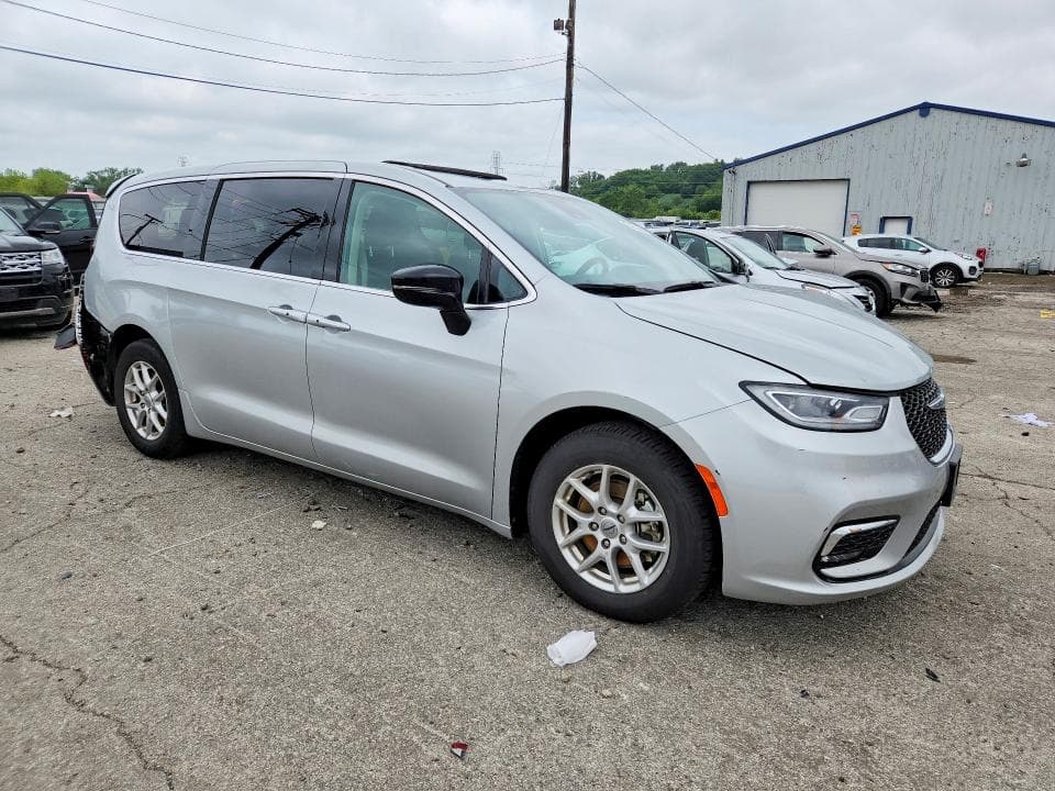 2024 CHRYSLER PACIFICA TOURING L 4