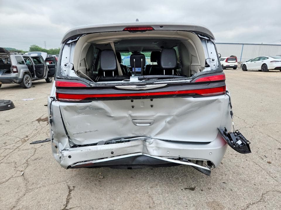 2024 CHRYSLER PACIFICA TOURING L 6