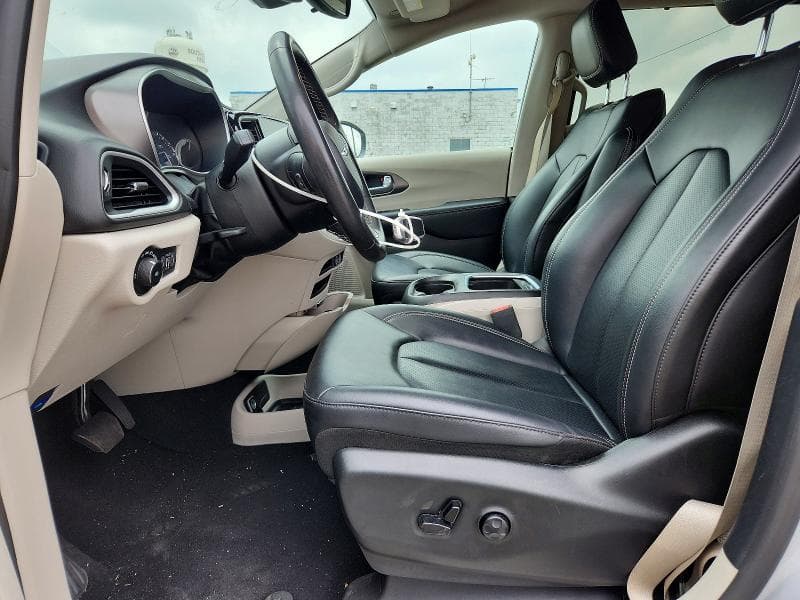 2024 CHRYSLER PACIFICA TOURING L 7