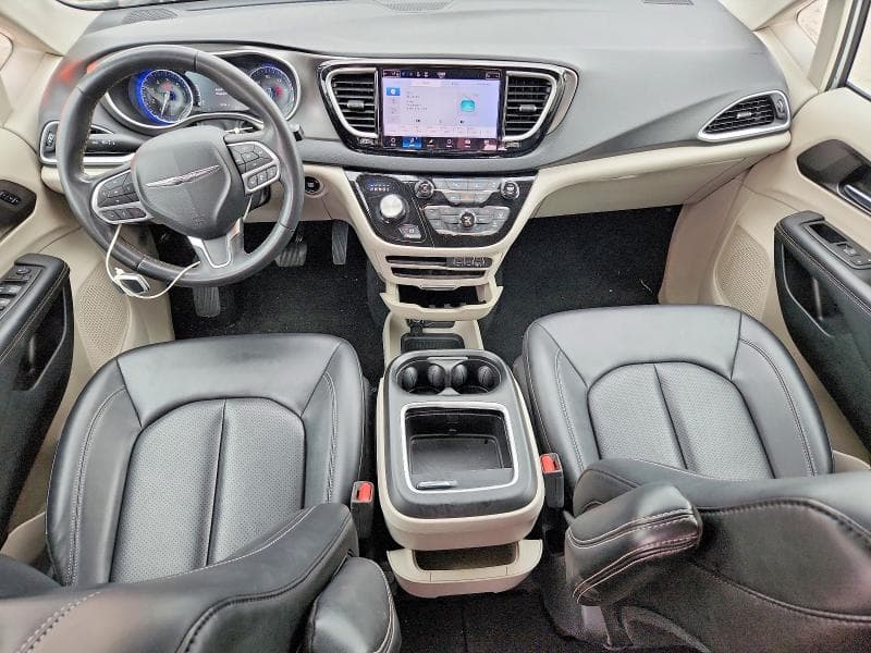 2024 CHRYSLER PACIFICA TOURING L 8
