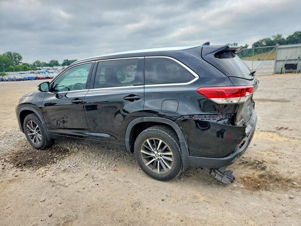 2018 TOYOTA HIGHLANDER XLE 2