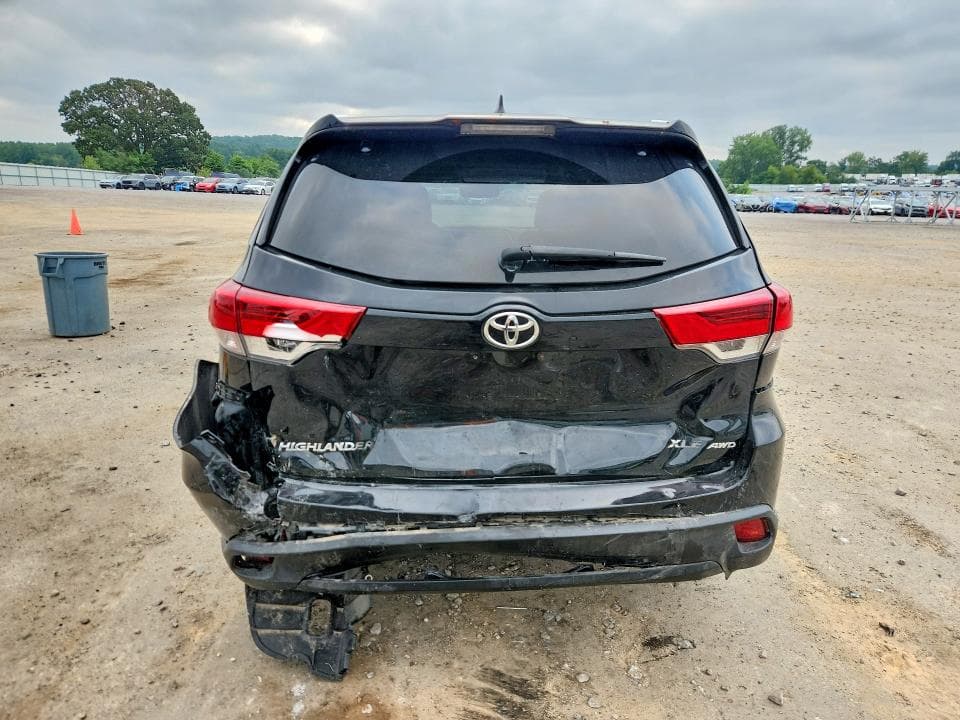2018 TOYOTA HIGHLANDER XLE 6