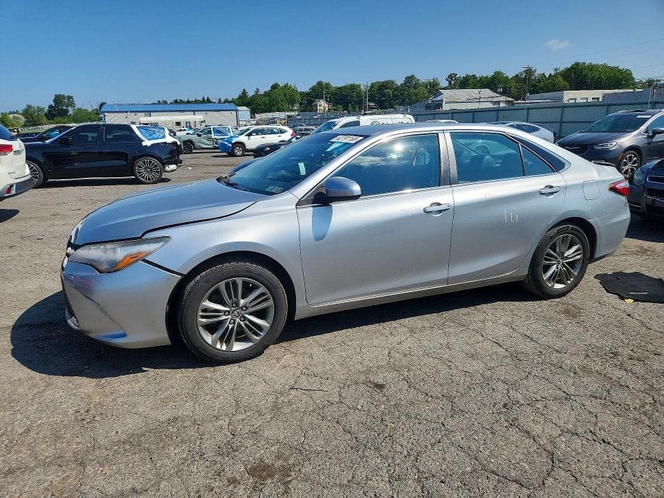 2017 TOYOTA CAMRY SE - 1
