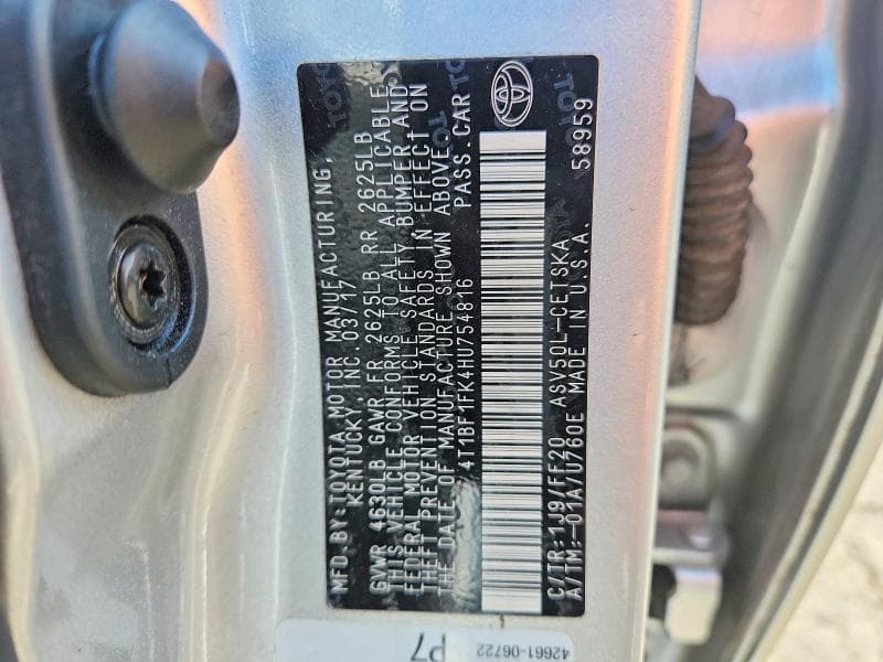 2017 TOYOTA CAMRY SE 12