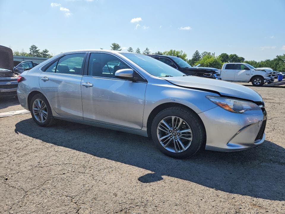 2017 TOYOTA CAMRY SE 4