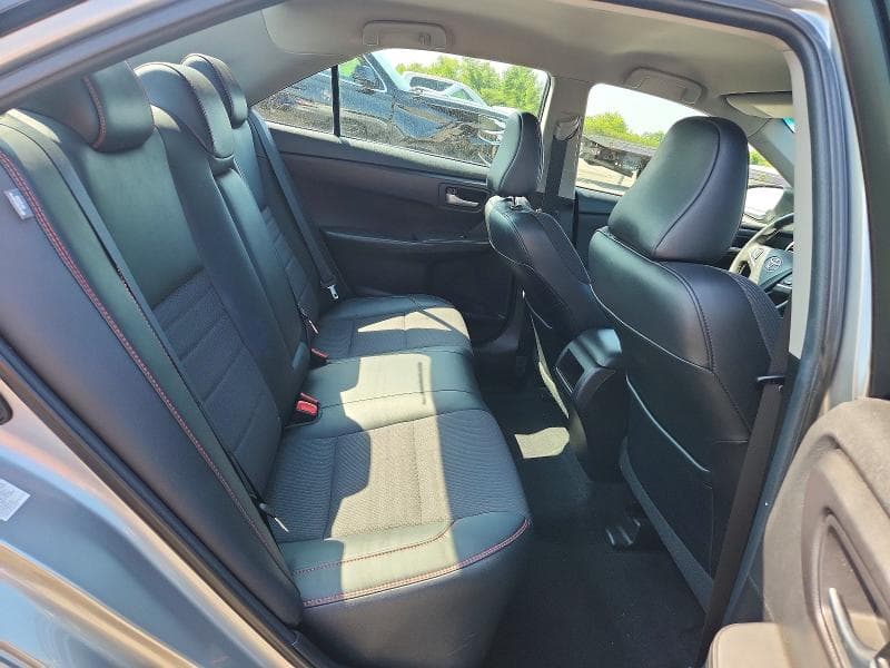 2017 TOYOTA CAMRY SE 10