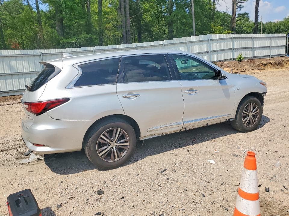 2018 INFINITI QX60 BASE 3