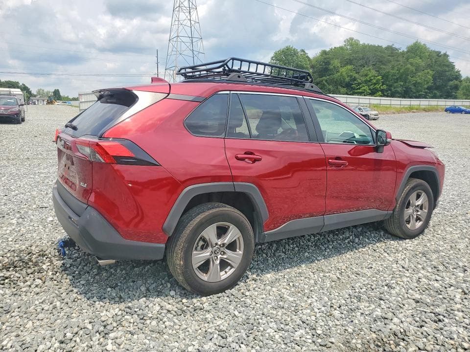 2023 TOYOTA RAV4 XLE 3