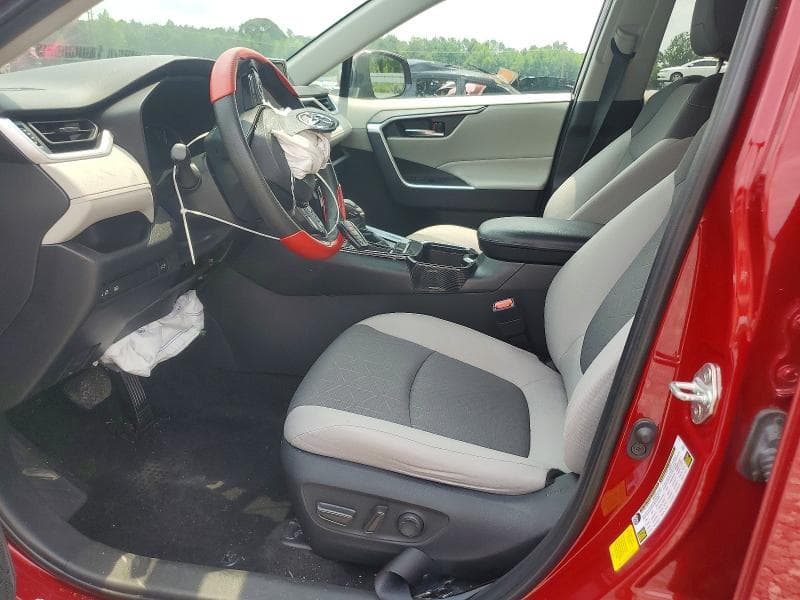 2023 TOYOTA RAV4 XLE 7