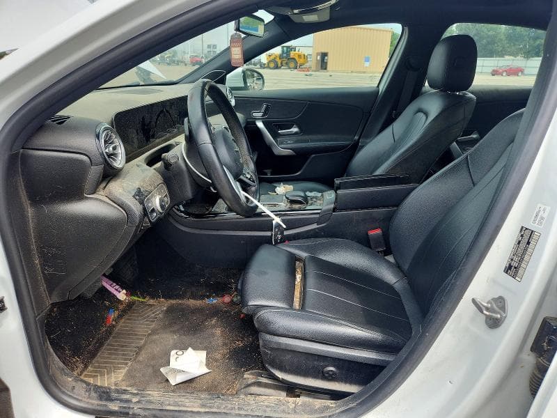2019 MERCEDES-BENZ A 220 7