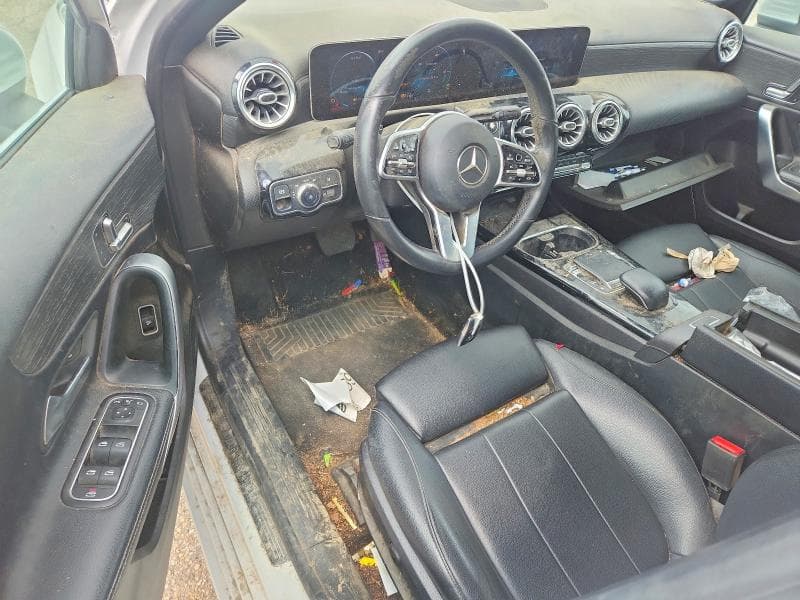 2019 MERCEDES-BENZ A 220 8