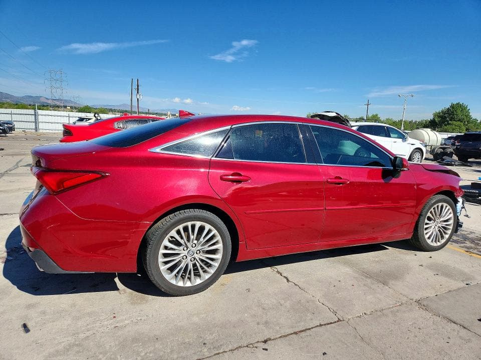 2019 TOYOTA AVALON LIMITED 3