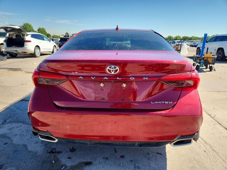 2019 TOYOTA AVALON LIMITED 6