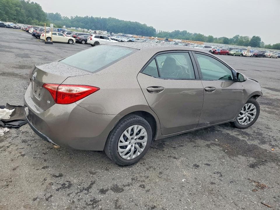 2018 TOYOTA COROLLA LE 3