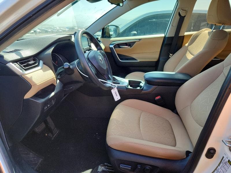 2021 TOYOTA RAV4 XLE 11